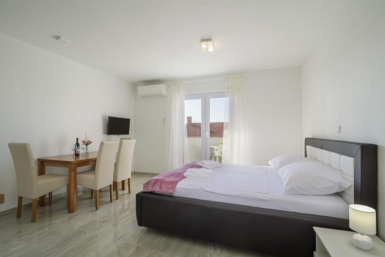 Villa Andelo Trogir Exterior photo